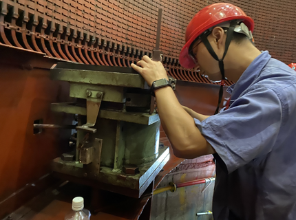 責(zé)任與堅(jiān)守在大修一線閃耀